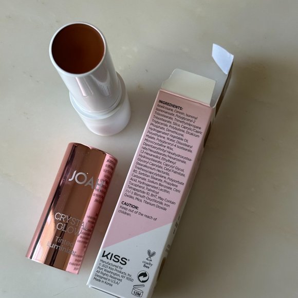 JOAH Crystal Glow Mocha Tinted Luminizer Stick - Picture 4 of 4